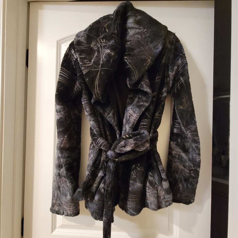 Staples brand jacket size Small